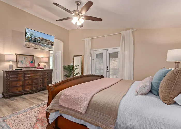 Ahwatukee Retreat Villa *