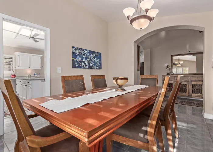 Ahwatukee Retreat *