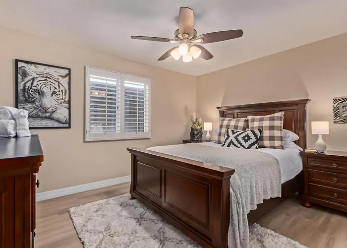 Ahwatukee Retreat Villa *