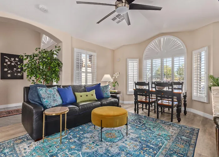 Ahwatukee Retreat Villa *